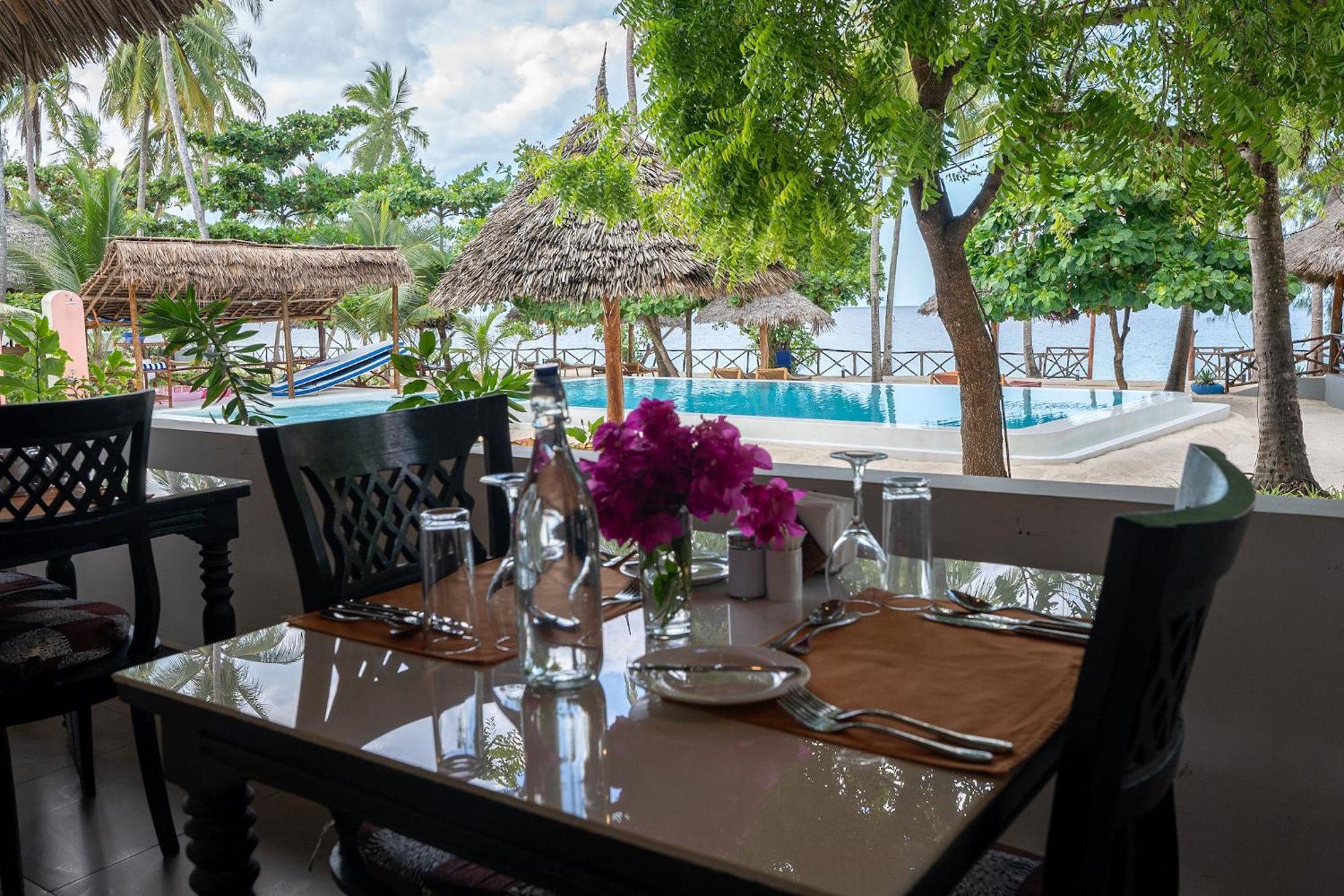 Manolo Beach Resort Uroa Exteriér fotografie