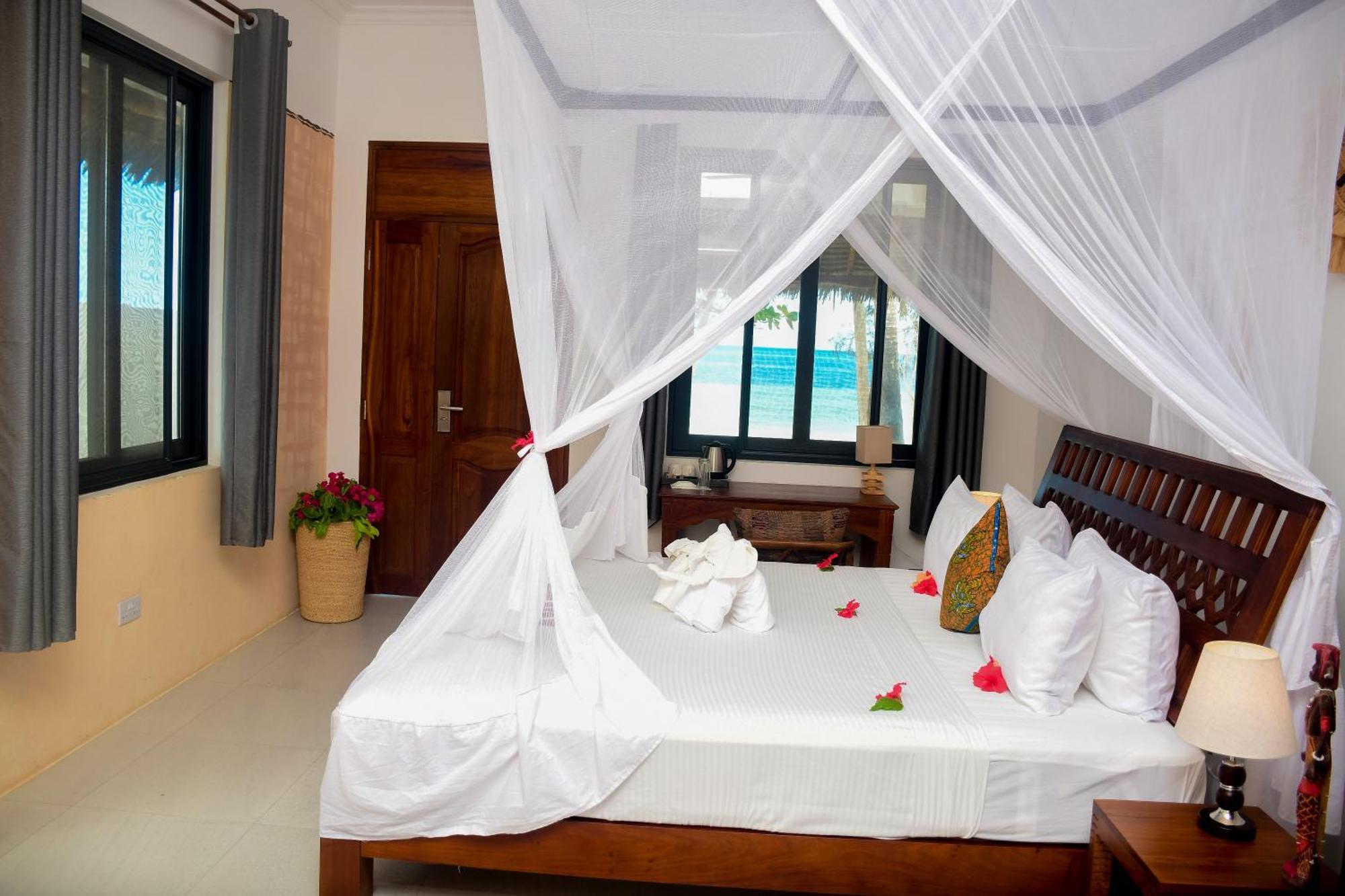 Manolo Beach Resort Uroa Exteriér fotografie